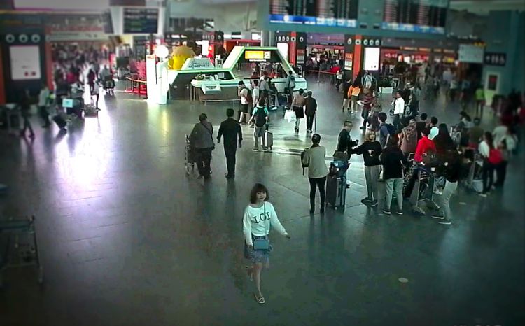 Assassins_ Doan Thi Huong exiting KLIA after the assassination..jpg