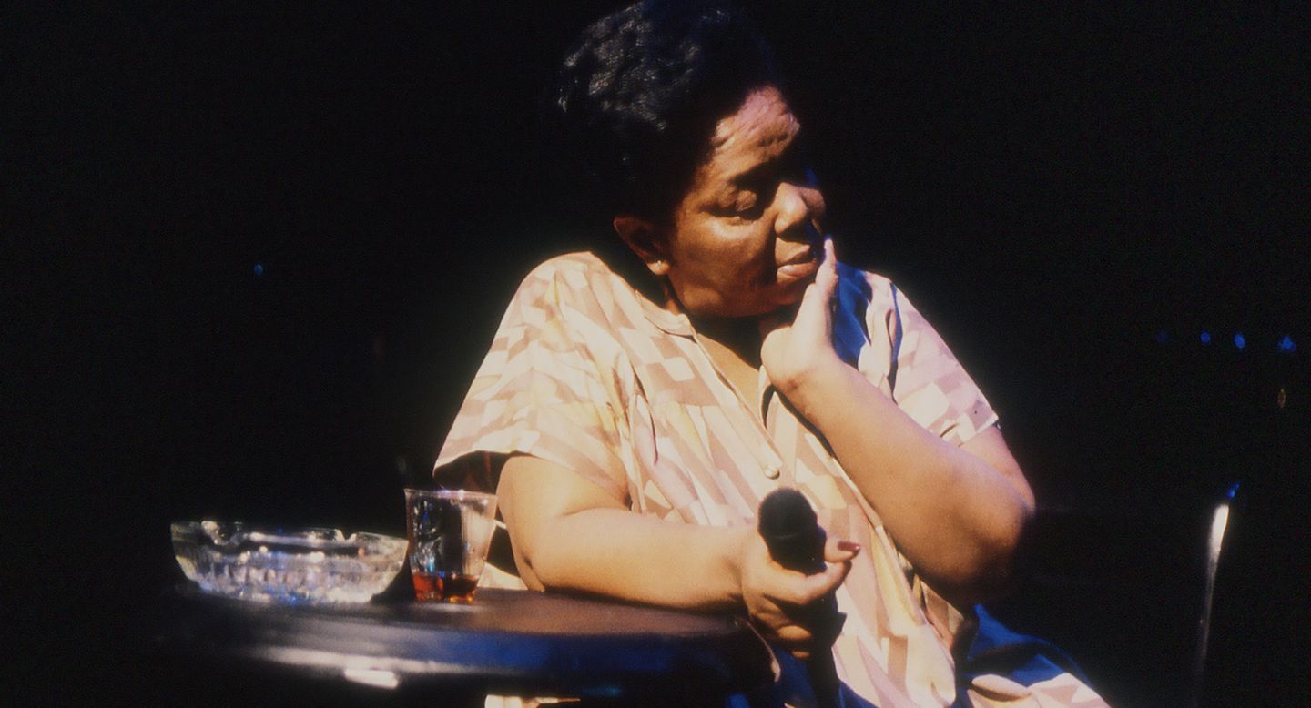 https://viewpoint.pts.org.tw/cms/uploads/large_Cesaria_Evora_Photo_by_Pierre_Rene_Worms_70633b626c.jpg